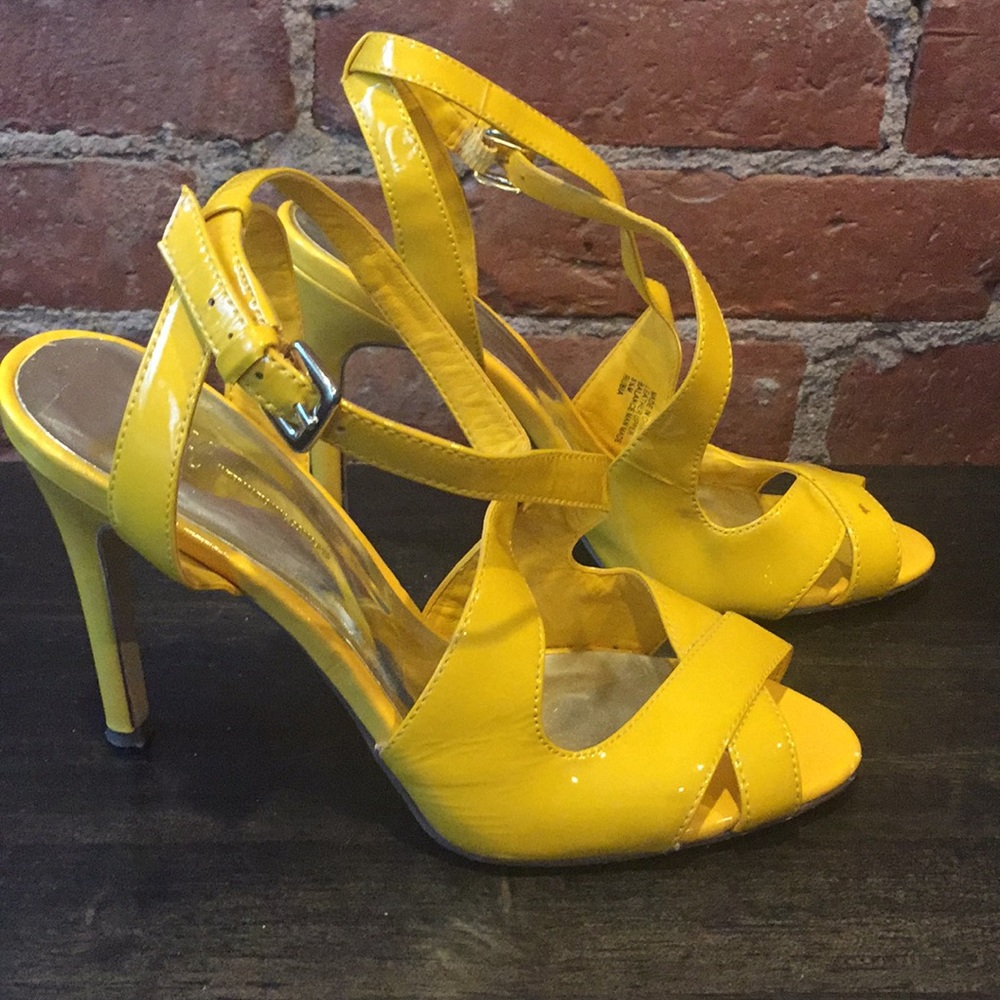I.N.C. International Concepts yellow patent leather slingback heels size 5.5